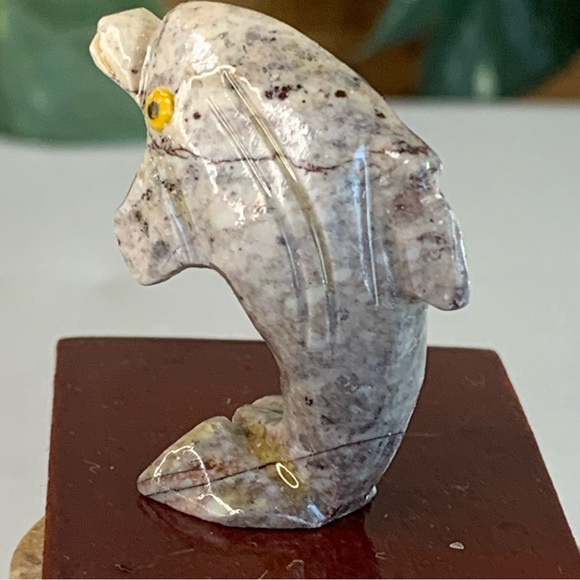 Miniature DOLPHIN Stone Carving Mini Figurine Grey Steatite Soapstone Animal 1.5 - Picture 9 of 13